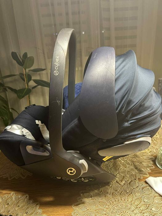 Cybex cloud z i-size z bazą obrotowa