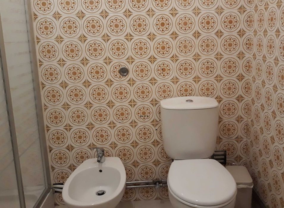 Aluga-se quarto a estudantes - Próximo do IPL