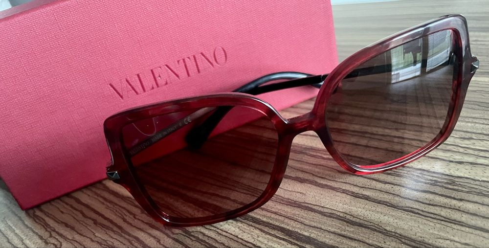 Okulary przeciwsłoneczne Valentino VA 4072