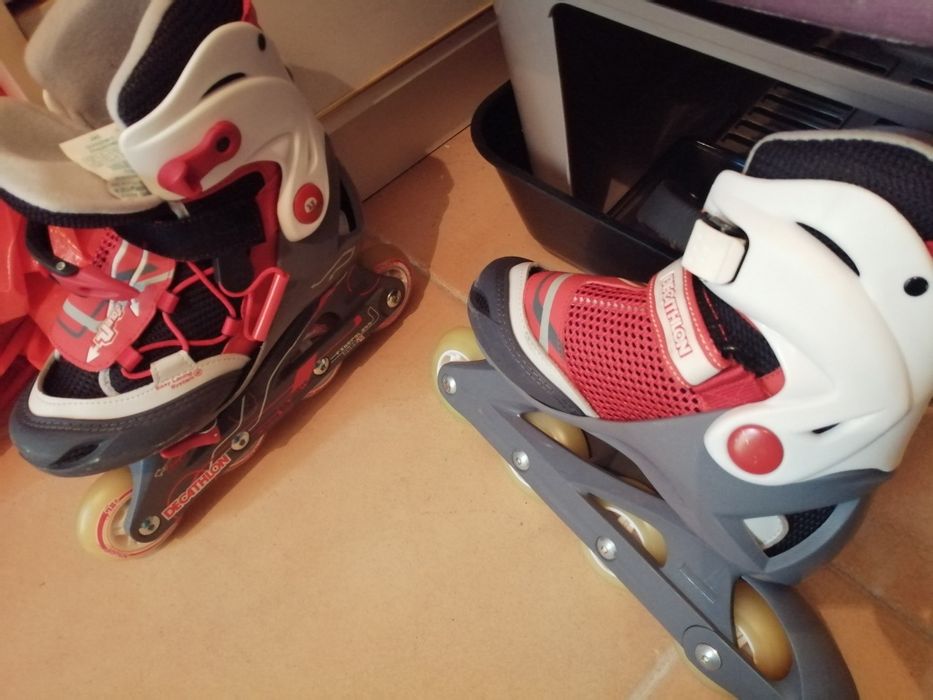 Patins em linha + capacete de proteção