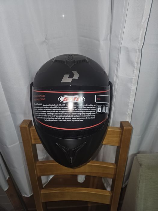 Capacete preto baso abertura frontal