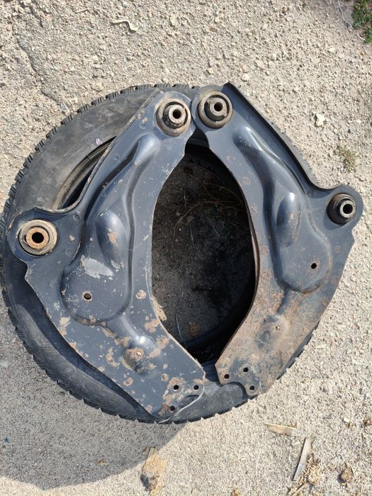 Ричаг,важіль передній  Опель Виваро,Рено Трафик,Ниссан Примастар