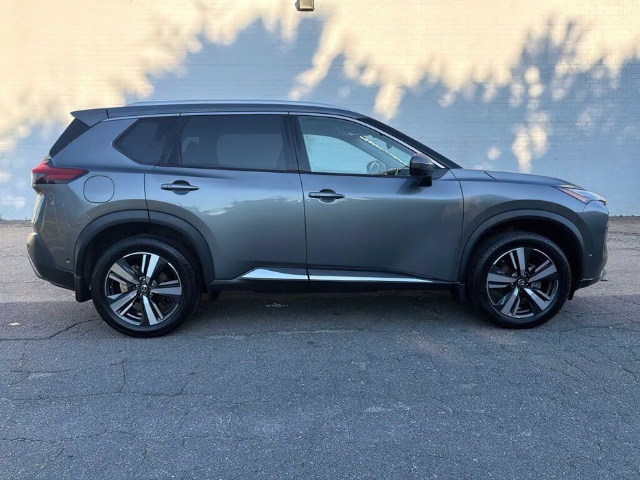 Nissan Rogue Platinum      2021