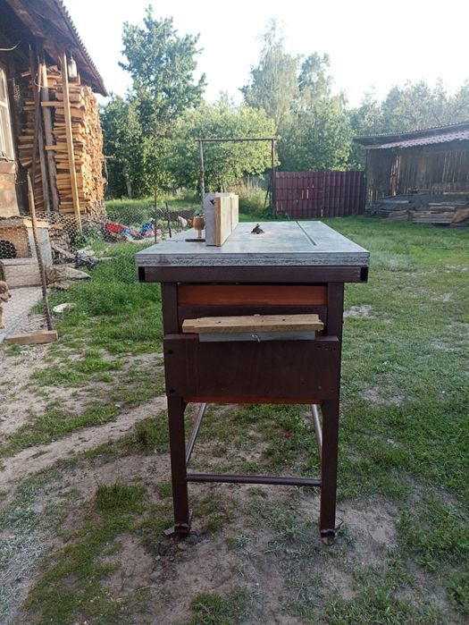 Фрезерний станок по дереву