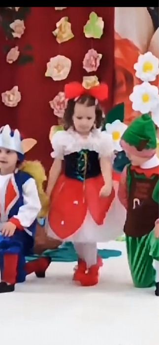 Прокат маскарадних костюмів та нарядів на свята та фотосесіі