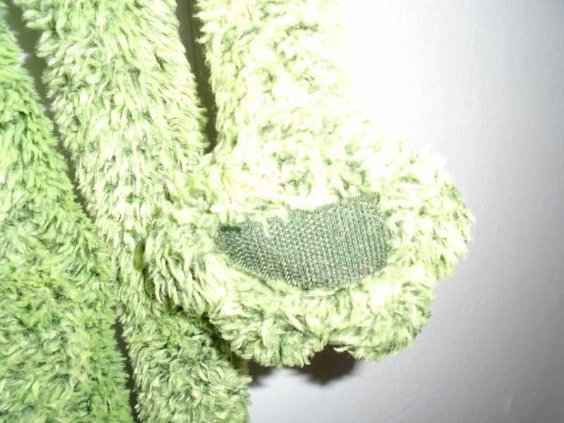 Peluche sapo comprido e engraçado