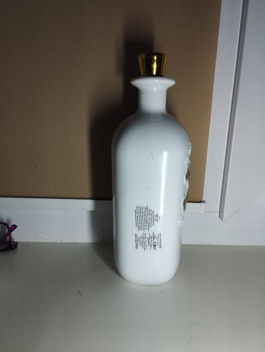 Продам декоративную керамическую бутылку BUMBU Cream
