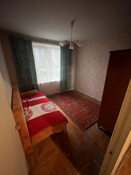 Сдам 2 кв м Студенческая, Валентин. 4000 гр. торг. Военных можно.  .