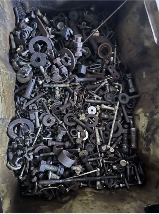 Болти гайки  шайби гравери