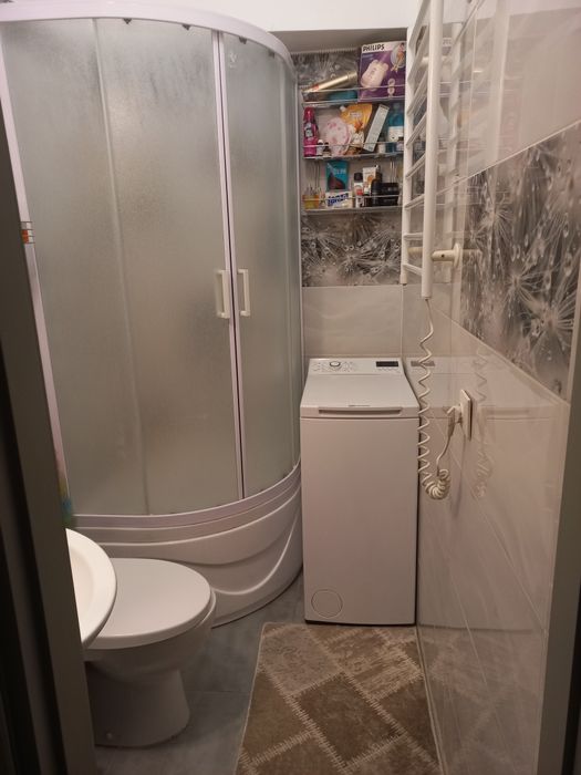 Здається кімната в 2х кімнатній квартирі в центрі. Для дівчини!