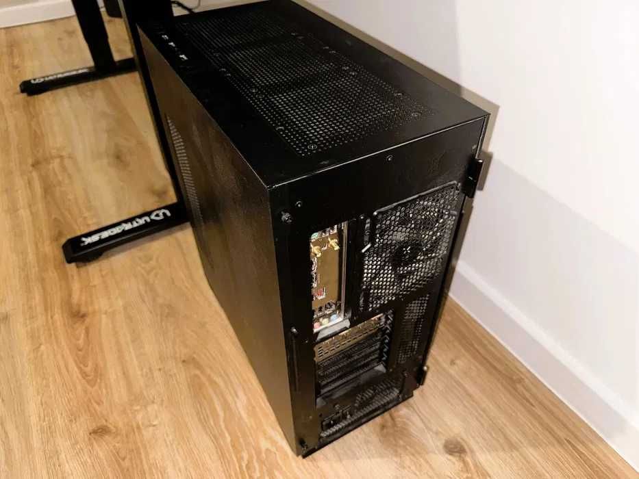 Komputer gamingowy i5-12400F RTX 3060 16GB 1TB SSD + 2 monitory