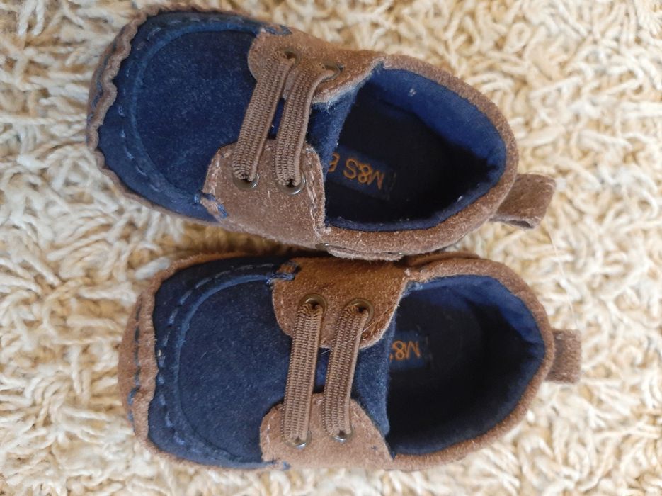 Niechodki buty buciki M&S zestaw 7 par 0-6 miesięcy wyprawka