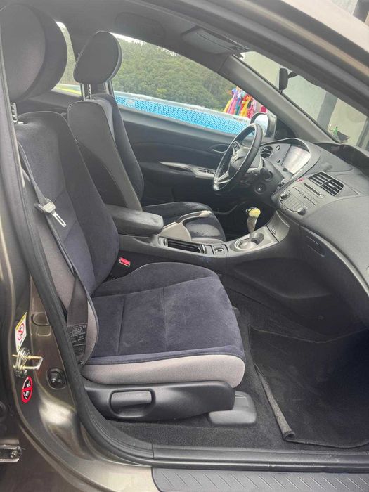 Honda Civic 1.8 i-VTEC, gasolina, 140 cv, caixa manual de 6 velocidades, de 2006