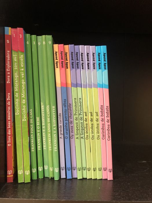 Livros infantis (princesa Sofia, ursinho…)