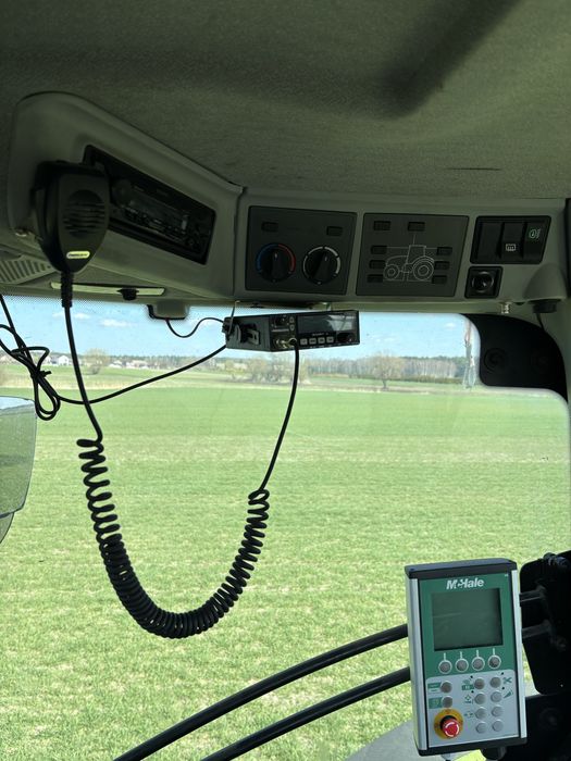 Claas Axion 810 z ładowaczem czołowym