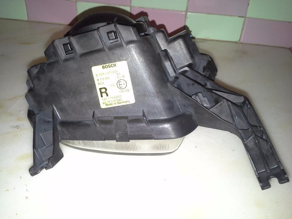 Farol de Nevoeiro Direito Novo Original Bosch Peugeot 306