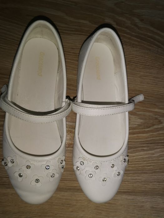 Białe buty rozmiar 33