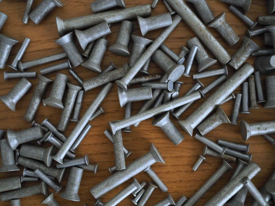 Nity aluminiowe 210 sztuk