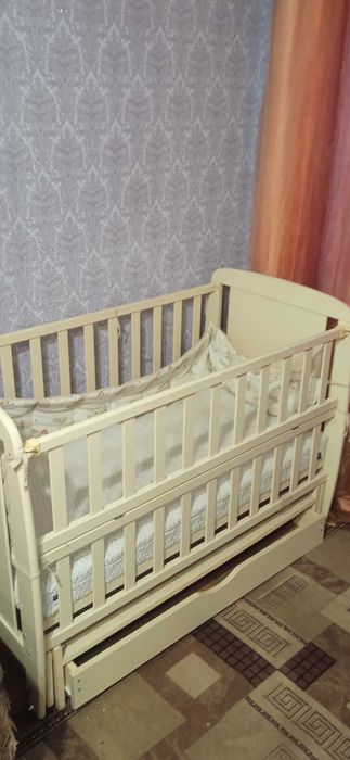 Дитяче ліжечко в ідеальному стані