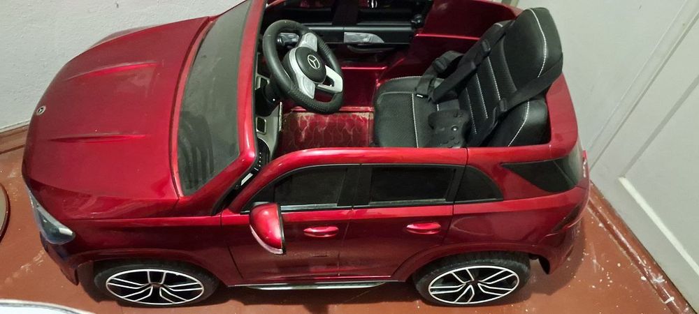 Продам детский электромобиль на пульту д.у.