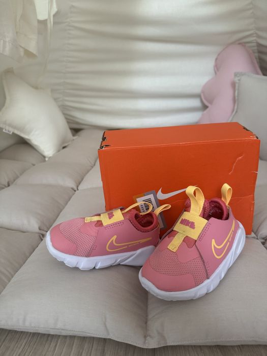 Кросівки Nike на дівчинку