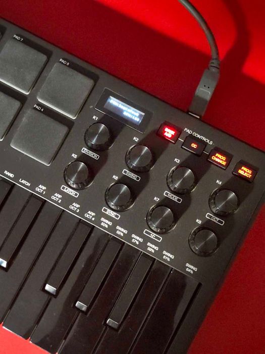 Teclado AKAI MPK Mini - MIDI