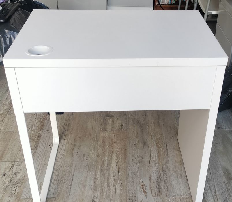 Secretária branca MICKE IKEA