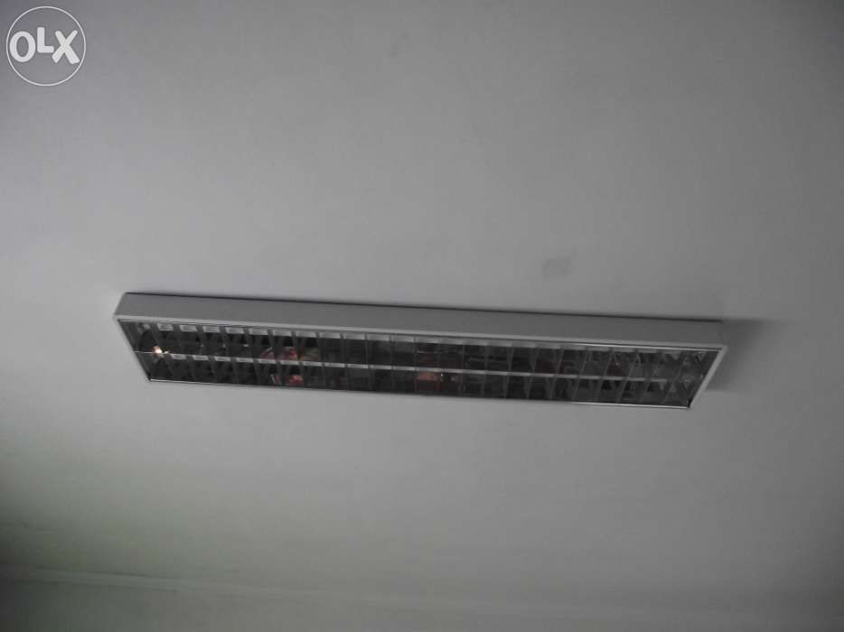 Candeeiro de teto - Armadura utilitária de grandes dimensões