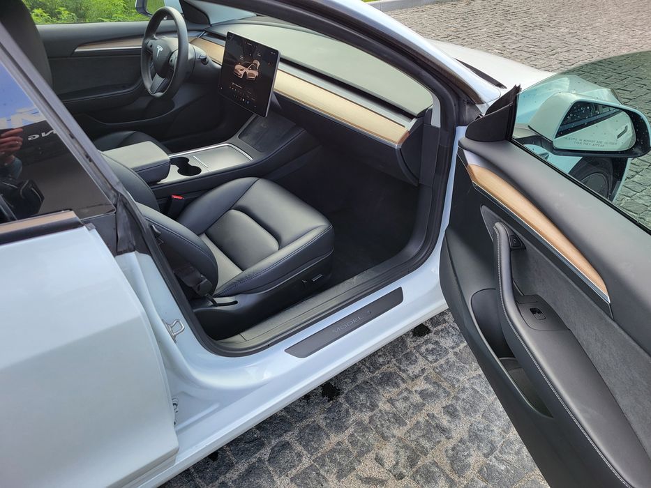 Tesla Model 3 RWD, 2023 — 31 000 км