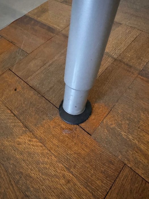 IKEA biurko biały szklany blat, regulowane nogi Galant