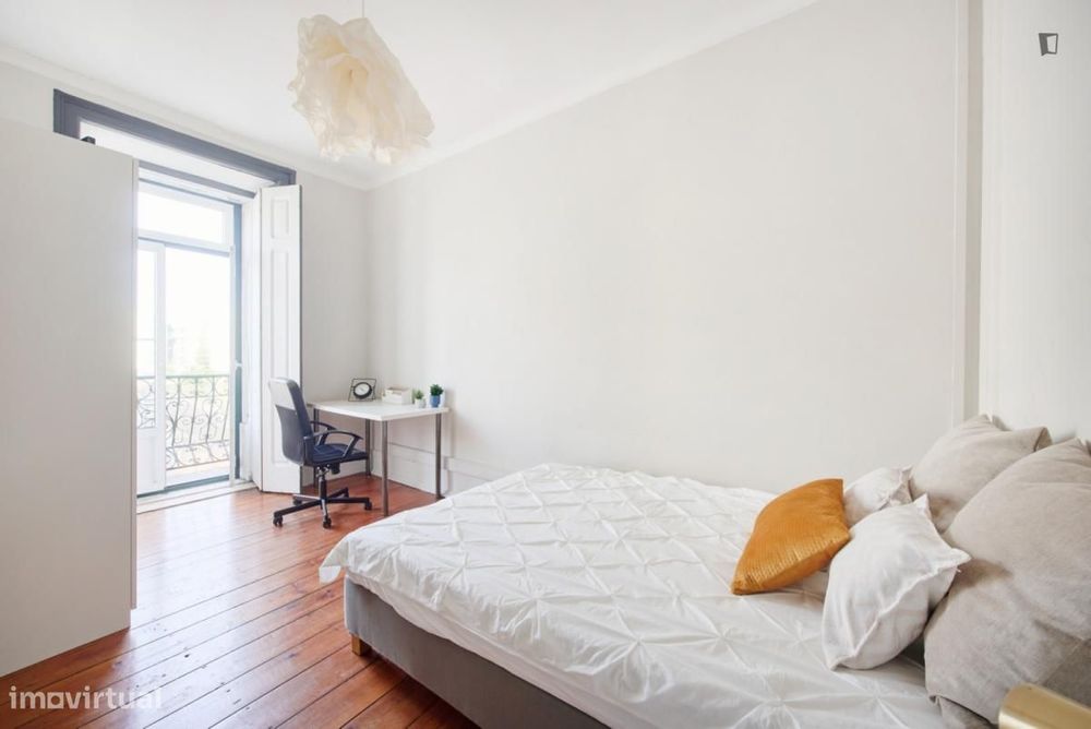 Quarto - localizado em Arroios Lisbon