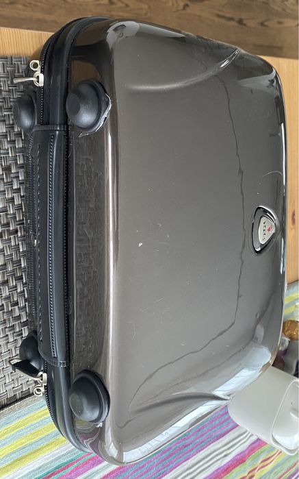 Nowa, zafoliowana mini walizeczka