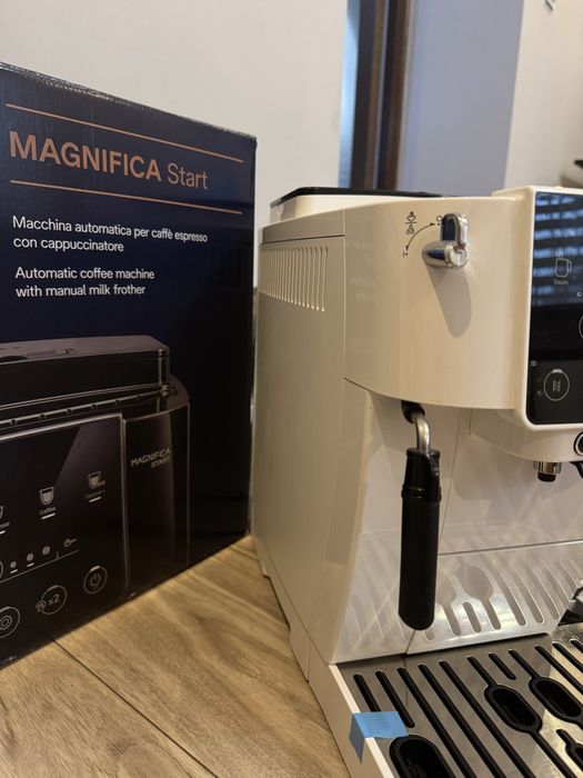 Продам кавомашину DeLonghi MAGNIFICA START