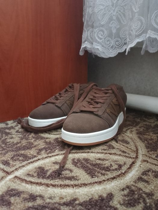 Продаю кросівки ні разу не ношені,не підійшли по розміру