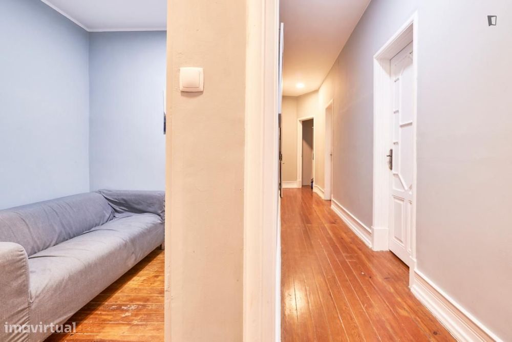Quarto - localizado em Entrecampos Lisbon