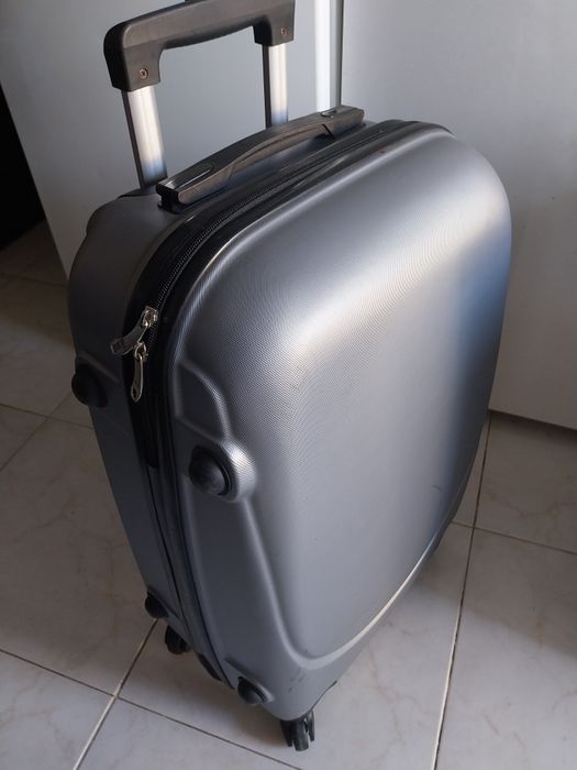 Mala viagem tipo troly 67-40-25 c/ nova