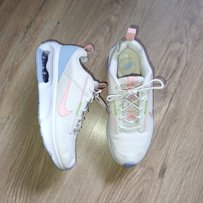 Кросівки жіночі Nike Air Max Intrlk Lite Beige DX3705-100