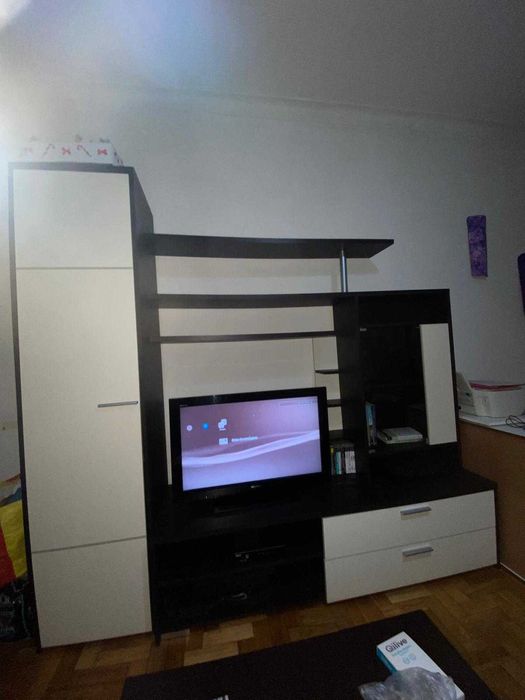 Móvel de sala em bom estado.