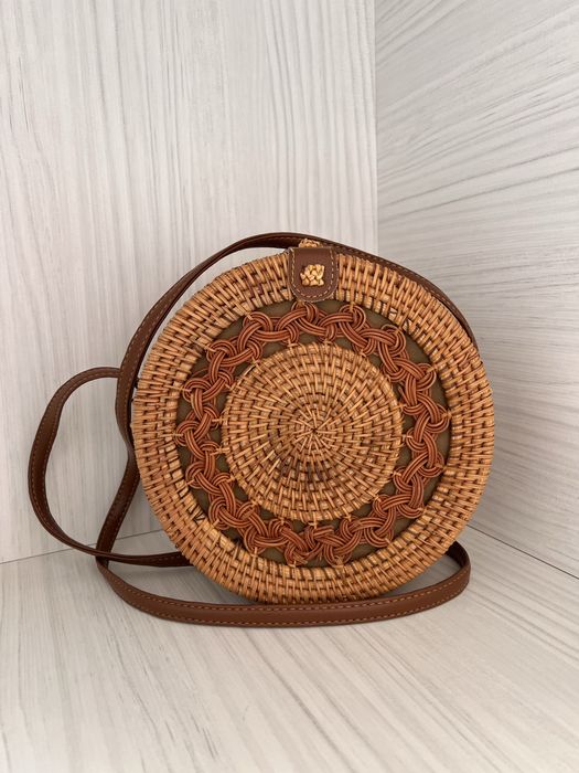 Плетена жіноча сумка