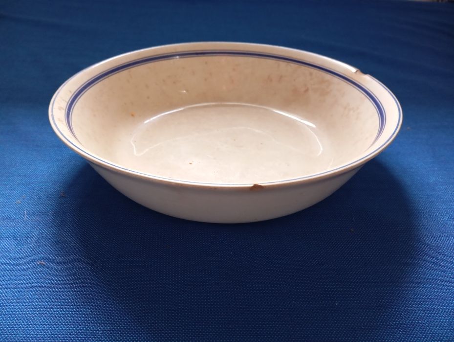 Taça antiga das cerâmicas Lusitânia