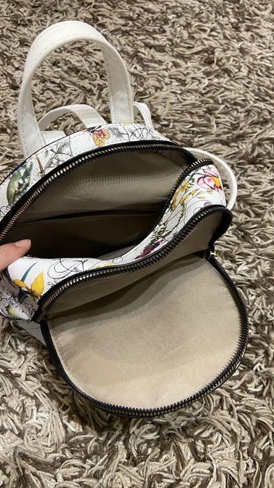 Vendo mochila floral