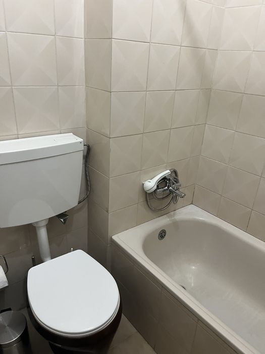 Aluga-se quartos (despesas de água e luz incluidas)