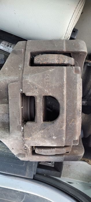 swap hamulców prawy+lewy przód 973 974 audi a6 c6 3.0tdi a4 b7