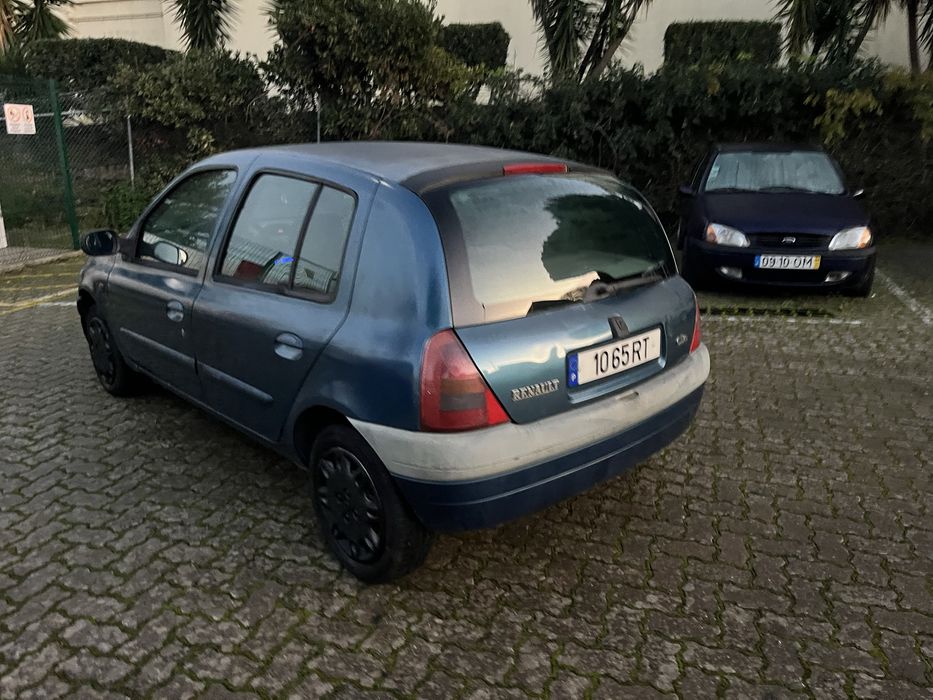 Vendo Renault Clio 1.2 Rt optimo  estado geral assistido viatura