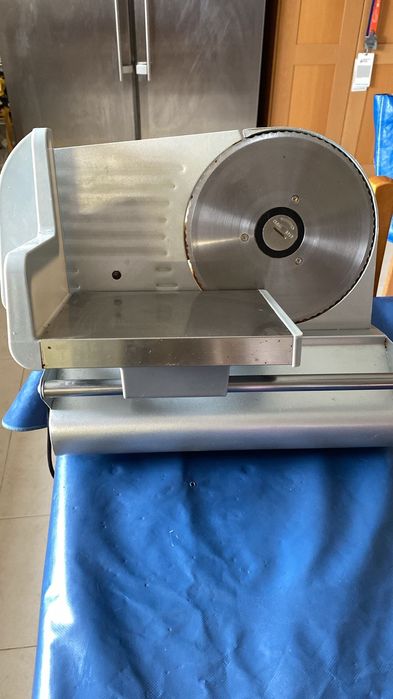 Fiambreira Clatronic com pouco uso