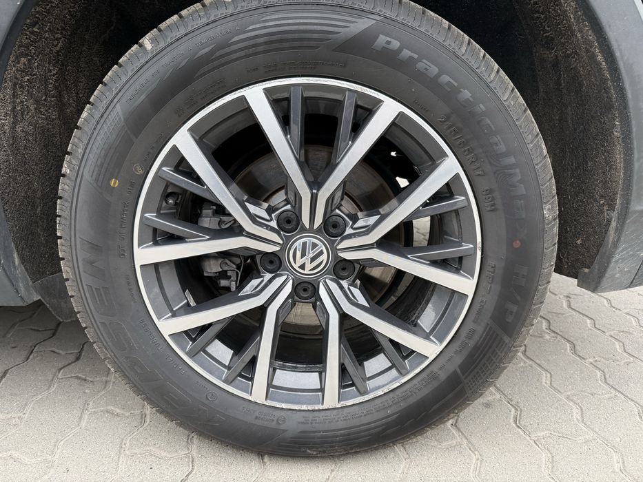 Volkswagen tiguan 2020 рік
