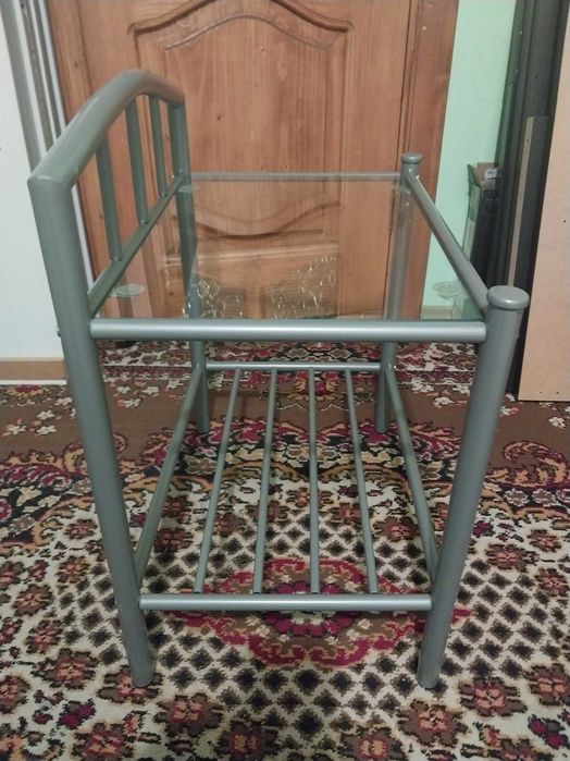 Столик металевий кофейний