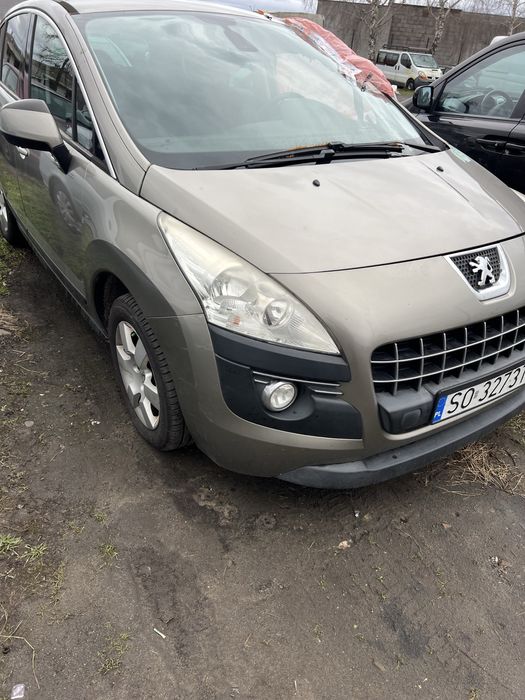 Продам передній бампер до Peugeot 3008