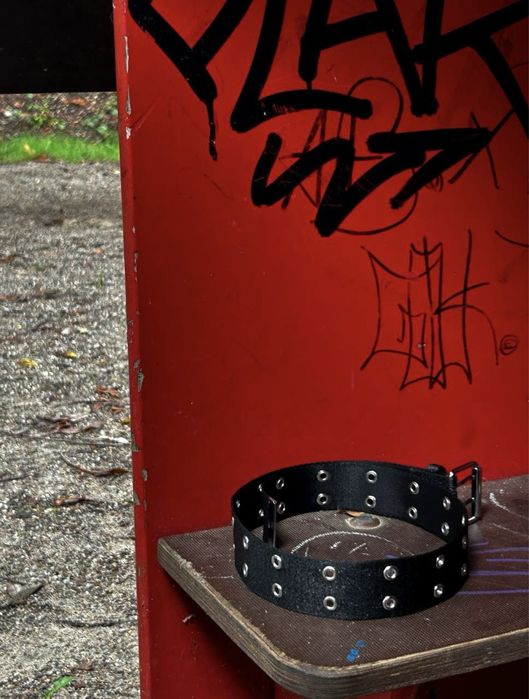 Ремінь кожзам блискучій в альтернативному стилі