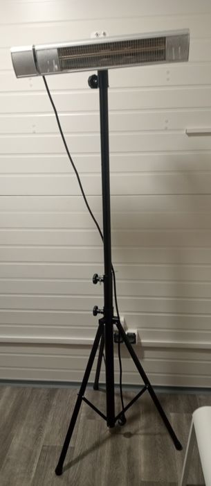 Zestaw promiennikowy INFRA2000+ PRO IP65 z pilotem i statywem 3-nożnym